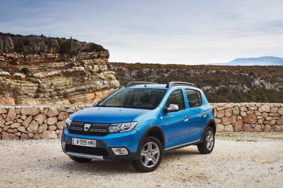  Dacia Sandero Stepway 2016 года  (фото 24 из 46)